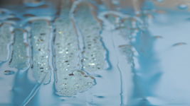 Vee mõju klaasile, mida ei ole töödeldud vahendiga RAVAK AntiCalc®.